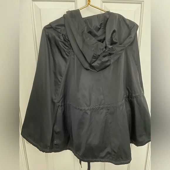 Lululemon Black Satin Wanderful Capelet Rain Poncho - Picture 4 of 8
